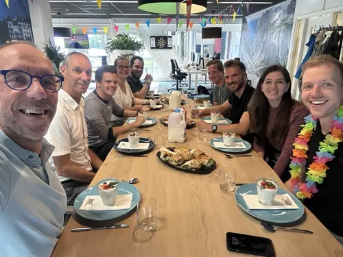 Teamfoto Stefan 5 jaar in dienst